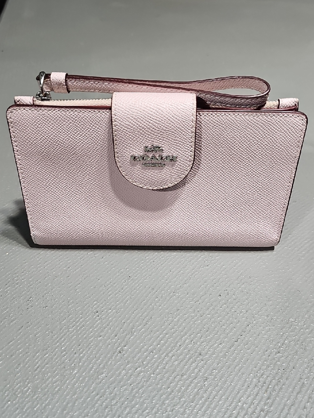 Coach NWOT Phone Wallet In Ice Pink/Silver C2869